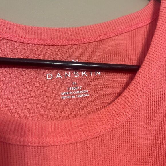 Danskin Women’s Coral Orange Pink Ribbed Racerback Tank Top Extra Large XL - Picture 2 of 7